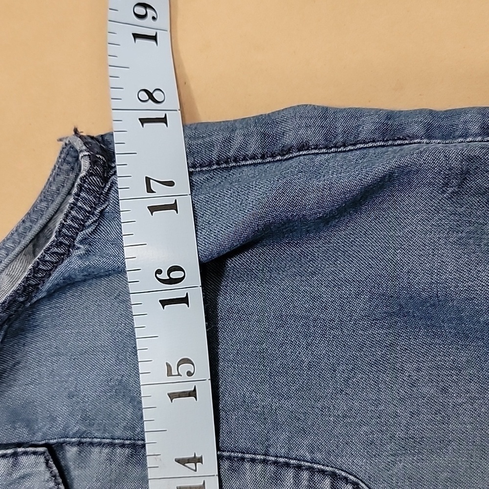 Cremieux, Size S Denim Look Sleeveless Button Down Top, EUC - Picture 5 of 9